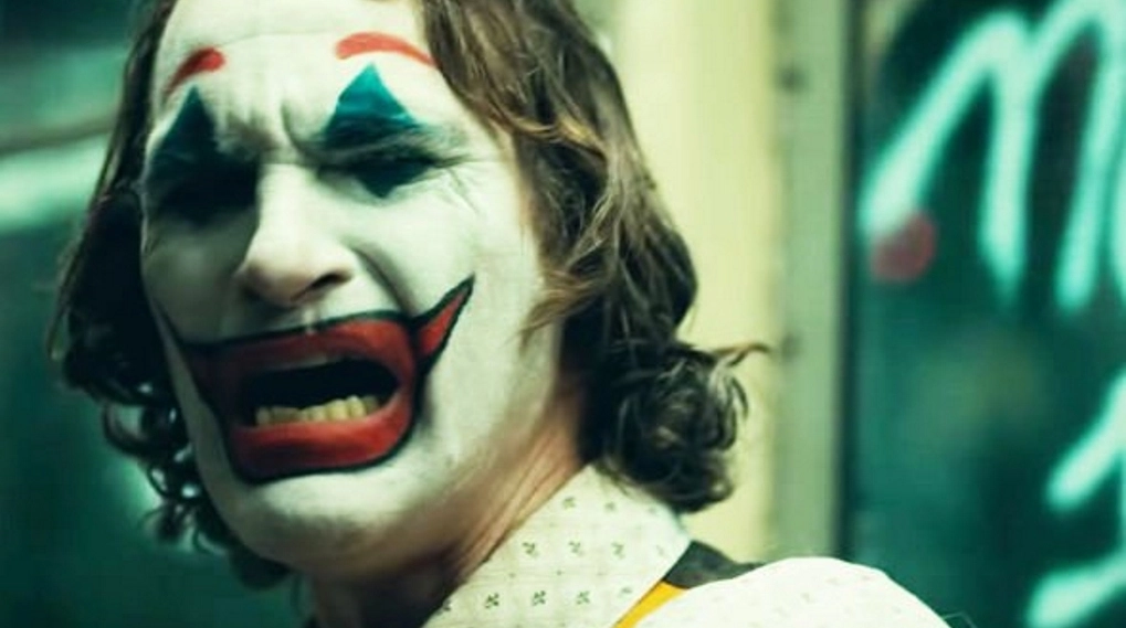 Joaquin Phoenix Joker latter grin inspiration / Filmz.dk